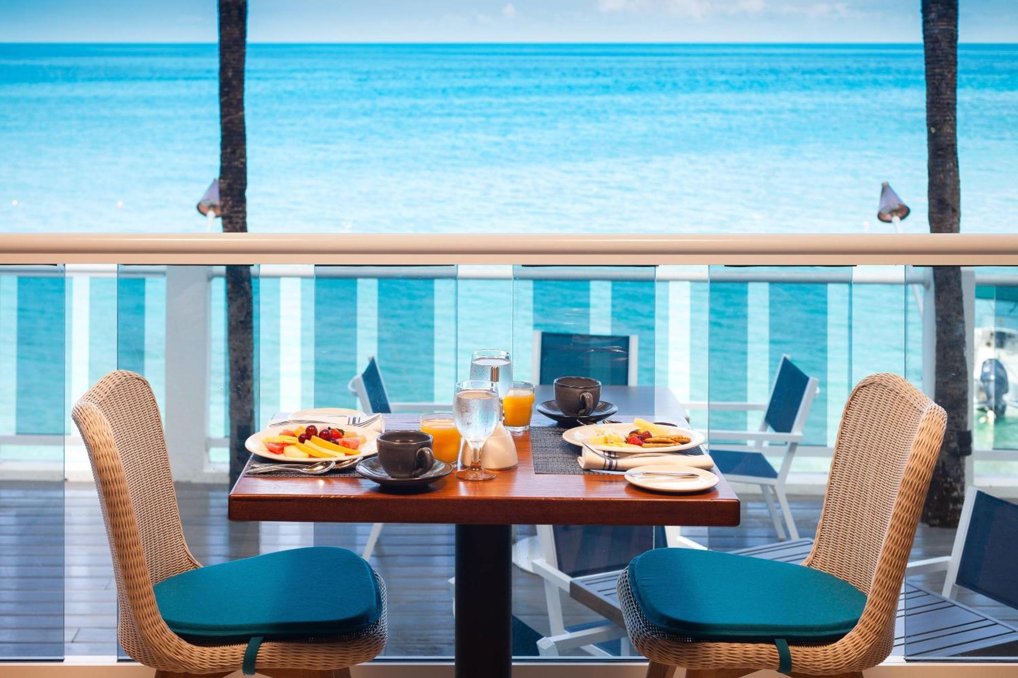 Waves Resort & Spa, Barbados, An Autograph Collection All-Inclusive Resort Saint James Dış mekan fotoğraf