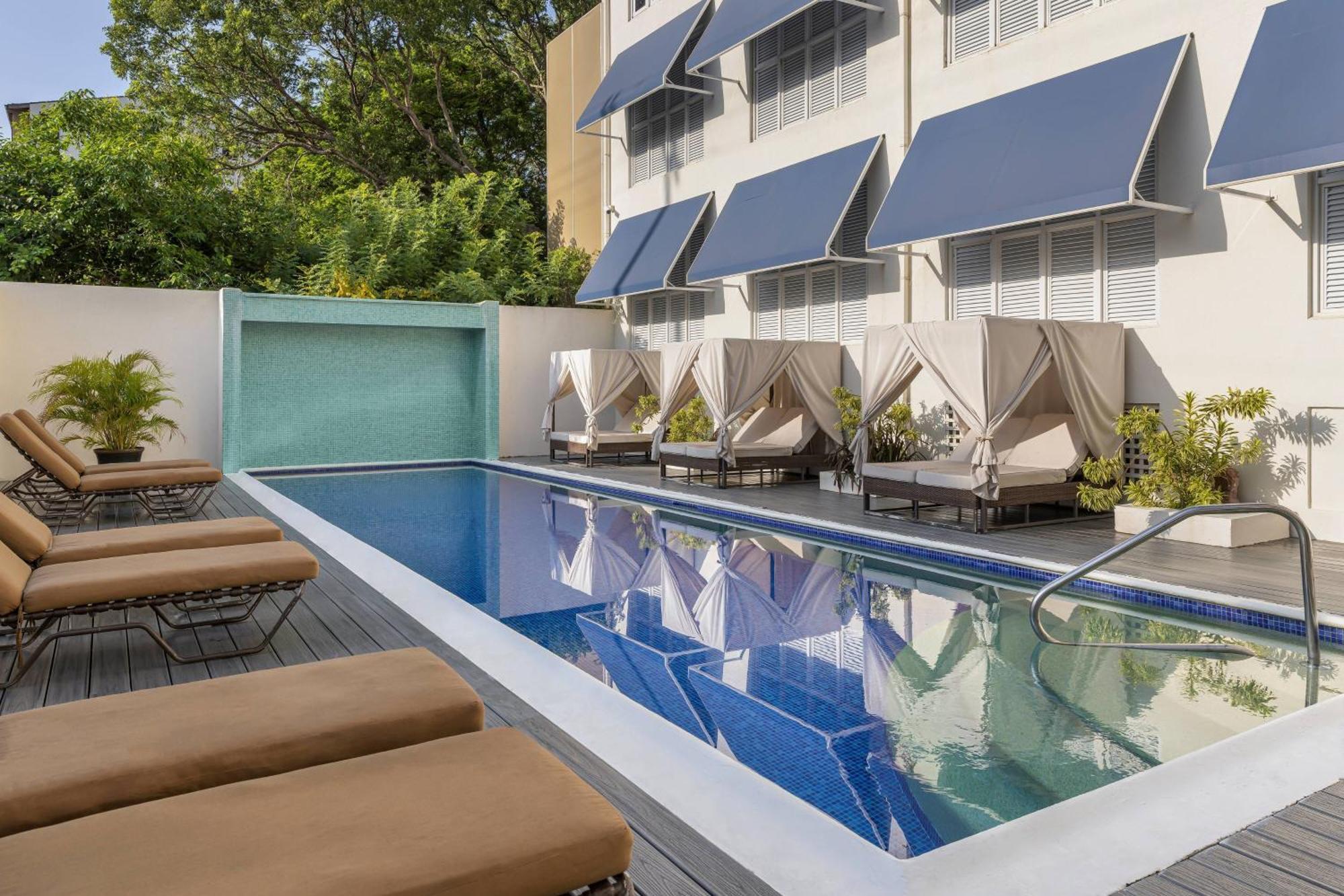 Waves Resort & Spa, Barbados, An Autograph Collection All-Inclusive Resort Saint James Dış mekan fotoğraf