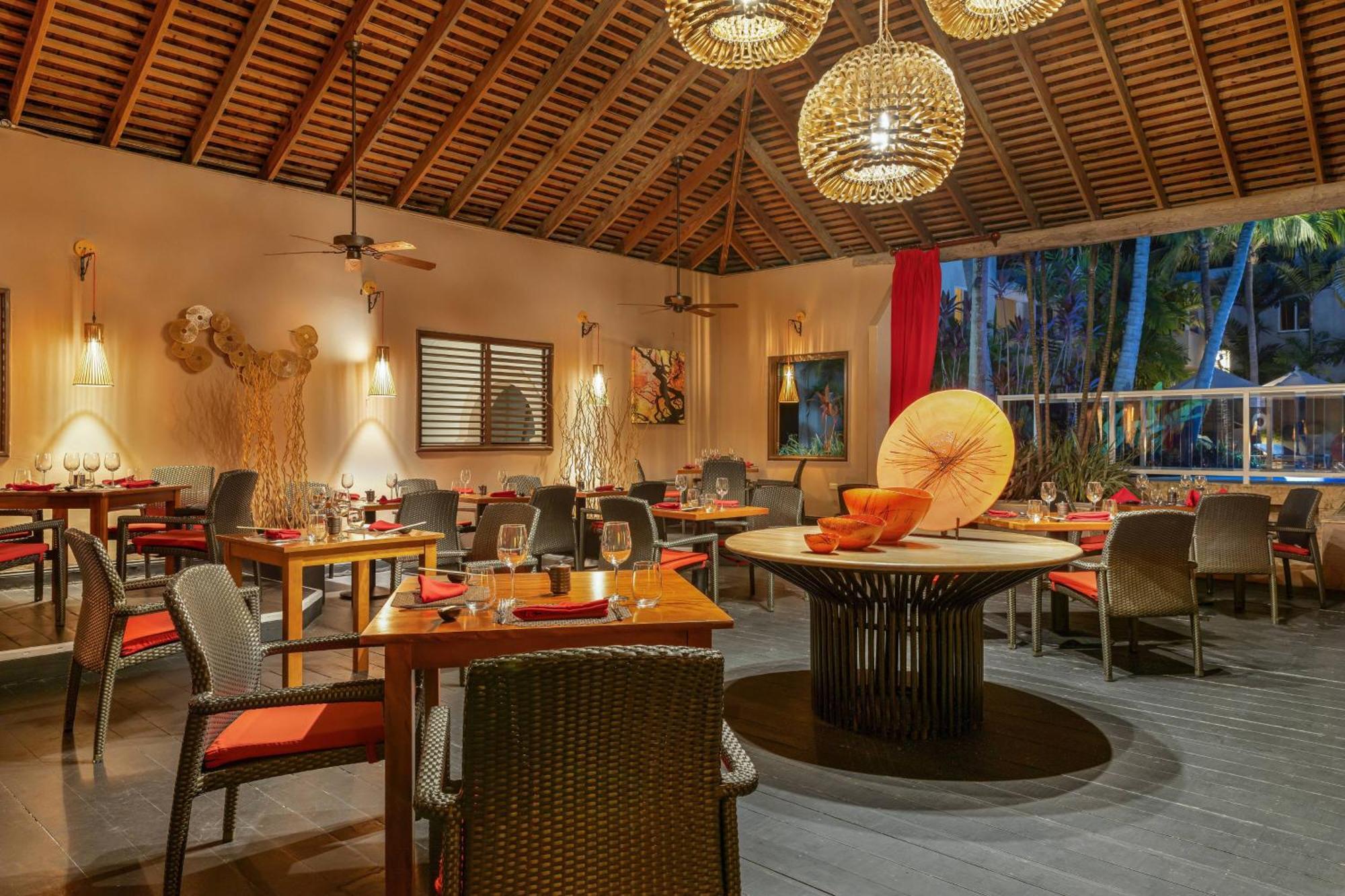 Waves Resort & Spa, Barbados, An Autograph Collection All-Inclusive Resort Saint James Dış mekan fotoğraf