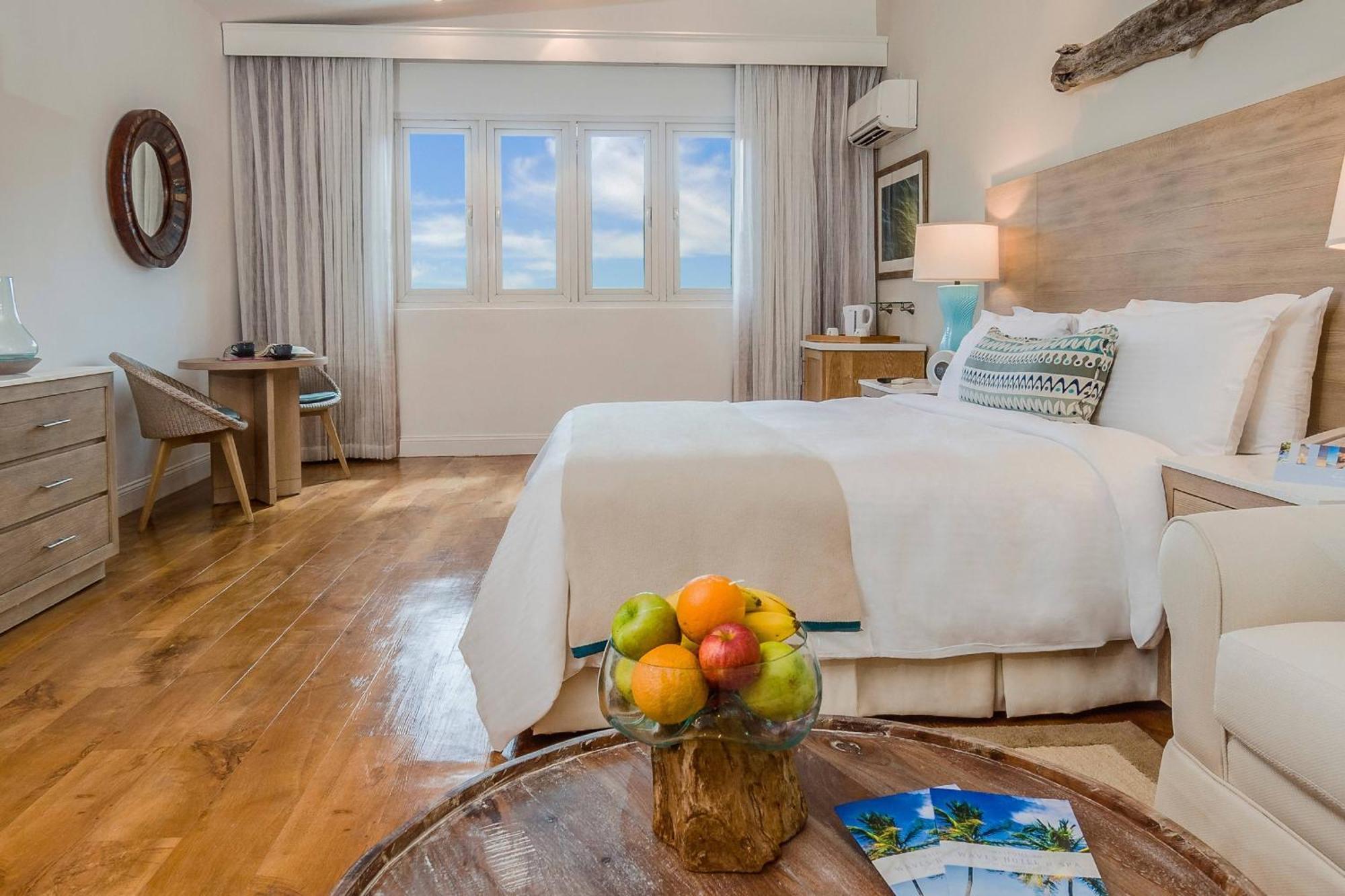 Waves Resort & Spa, Barbados, An Autograph Collection All-Inclusive Resort Saint James Dış mekan fotoğraf