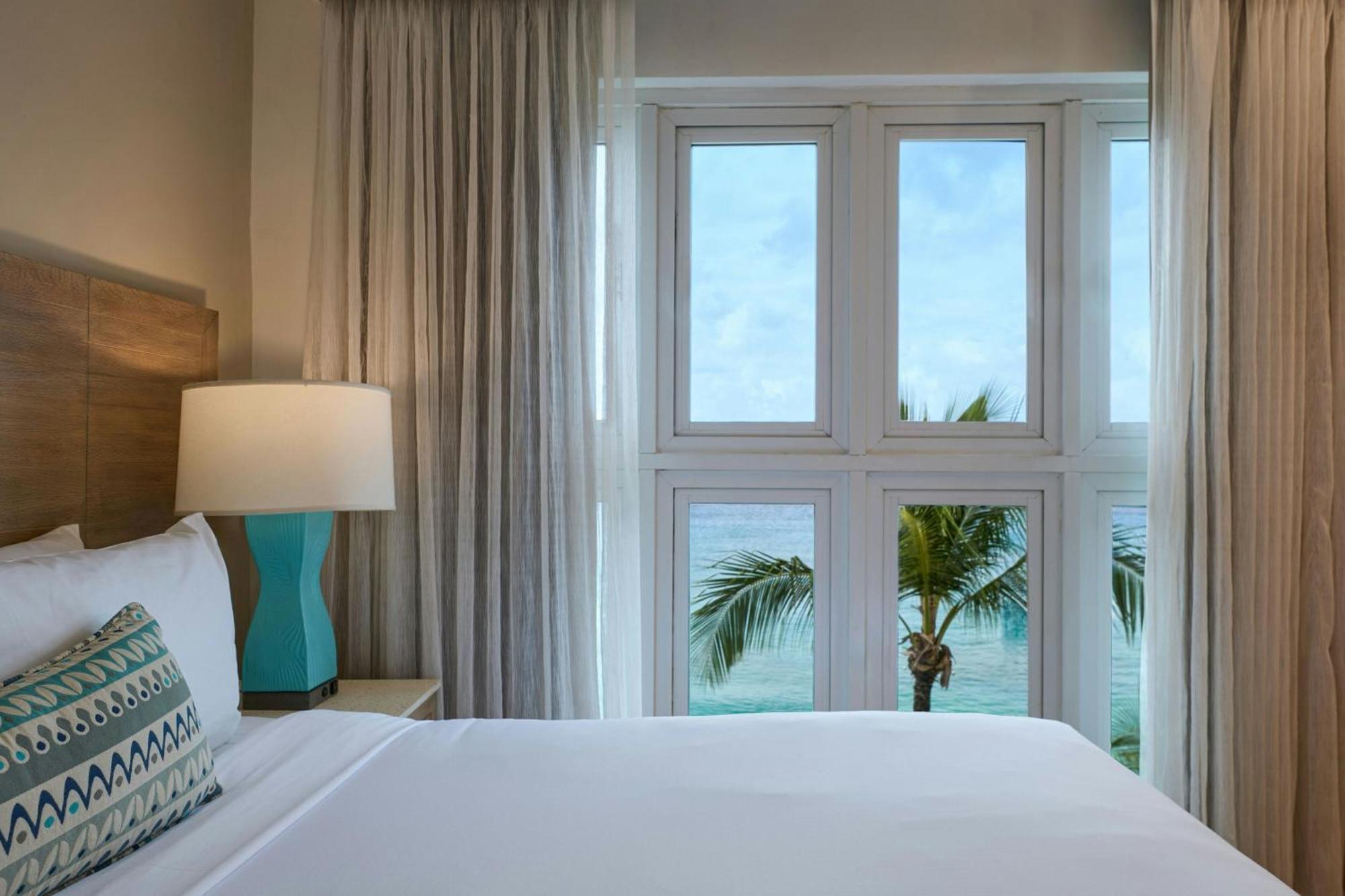 Waves Resort & Spa, Barbados, An Autograph Collection All-Inclusive Resort Saint James Dış mekan fotoğraf