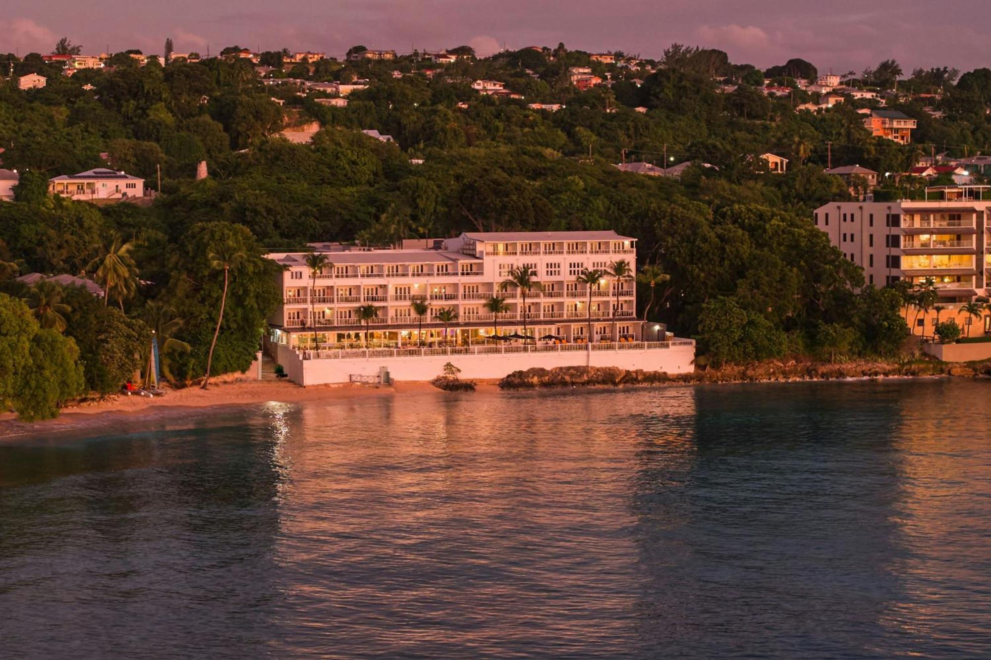 Waves Resort & Spa, Barbados, An Autograph Collection All-Inclusive Resort Saint James Dış mekan fotoğraf