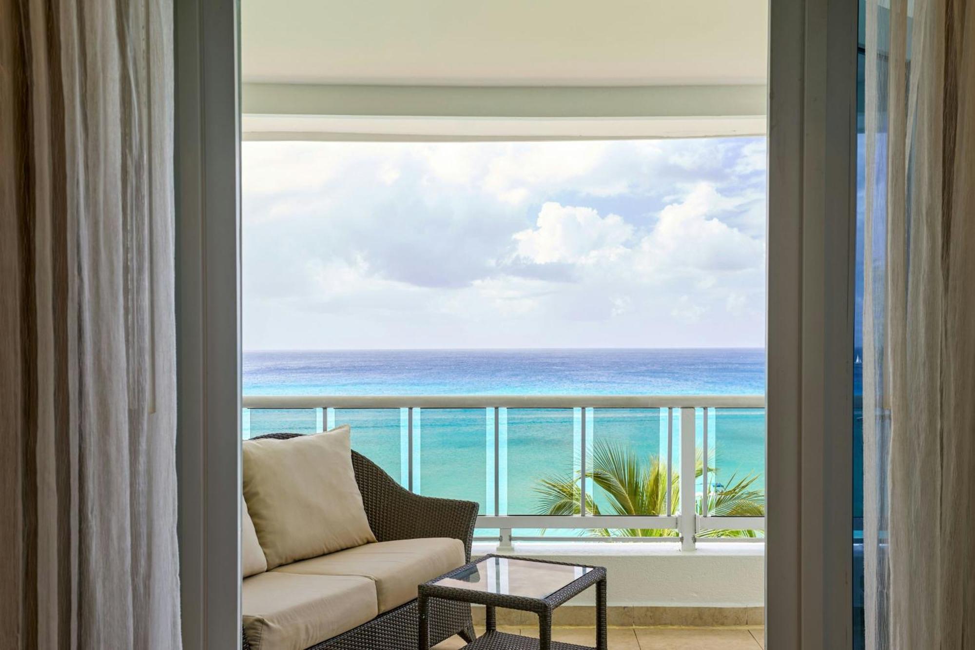 Waves Resort & Spa, Barbados, An Autograph Collection All-Inclusive Resort Saint James Dış mekan fotoğraf